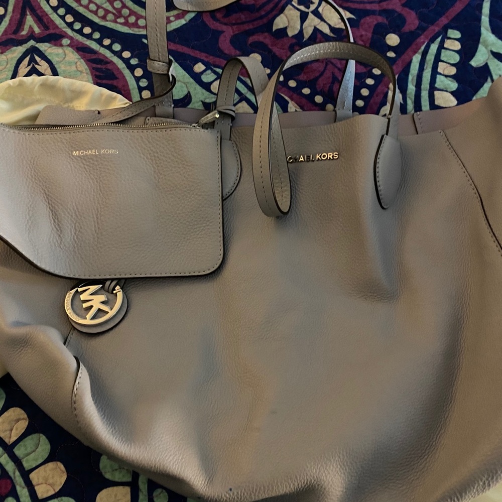Michael Kors reversible tote bag. Gray/purple